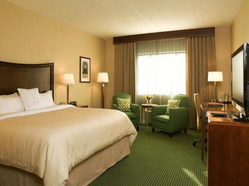 Sheraton Framingham Hotel & Conference Center מראה חיצוני תמונה