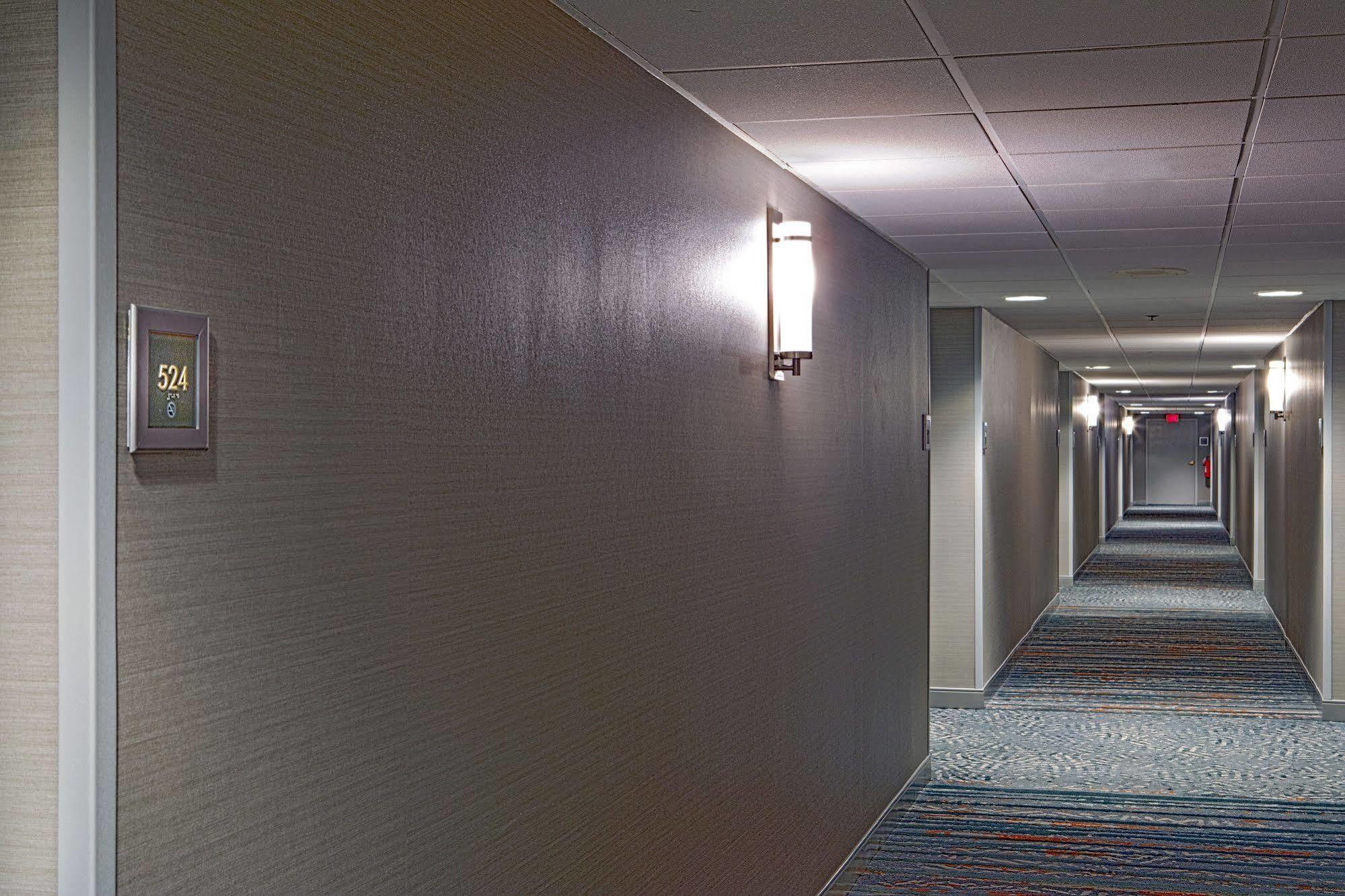 Sheraton Framingham Hotel & Conference Center מראה חיצוני תמונה