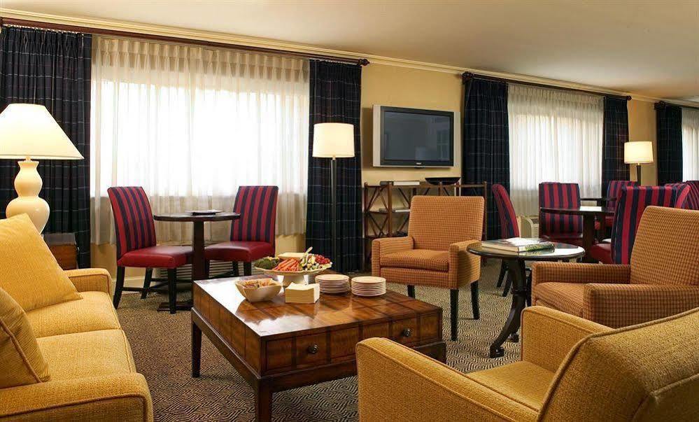 Sheraton Framingham Hotel & Conference Center מראה חיצוני תמונה